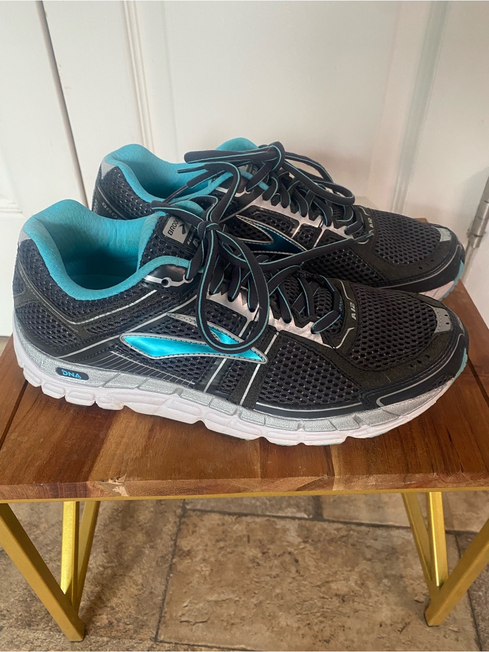 BROOKS ADDICTION 12 /Women's Running Sneakers